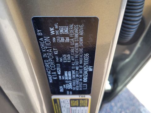 Used 2025 Kia Soul LX w/ LX Technology Package image 9