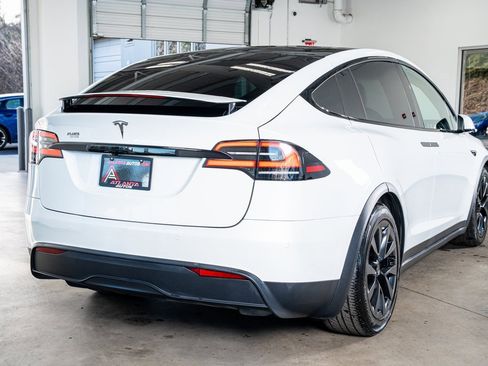 Used 2022 Tesla Model X image 6