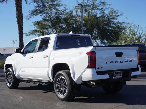 Used 2024 Toyota Tacoma TRD Sport image 3