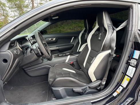 Used 2021 Ford Mustang Shelby GT500 w/ Technology Package RWD image 12