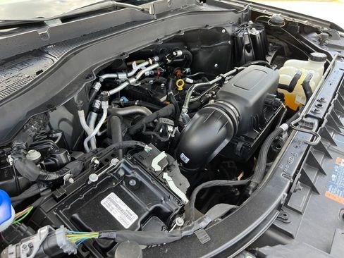 Used 2022 Ford Explorer XLT w/ Equipment Group 202A image 35