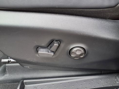 New 2026 Chrysler Pacifica Select image 21