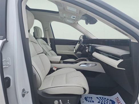 Used 2025 Lincoln Nautilus Black Label w/ Jet Appearance Package image 10