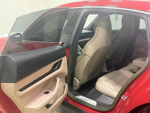 Used 2022 Porsche Taycan 4S image 17