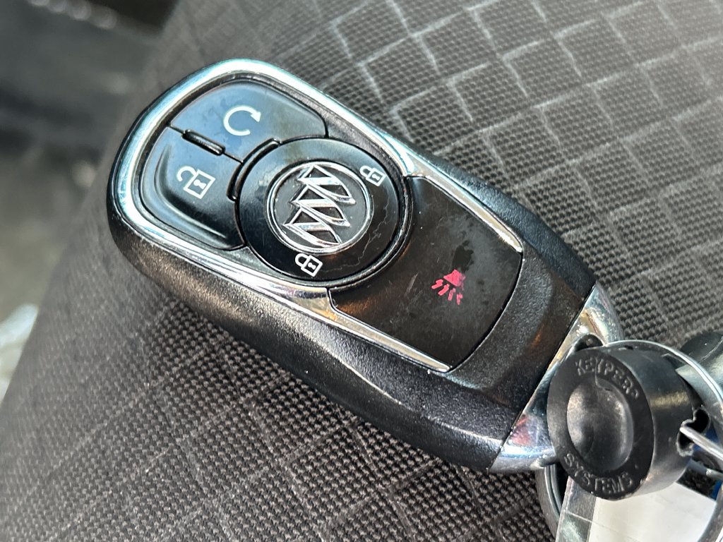 Used 2021 Buick Encore Preferred FWD image 31