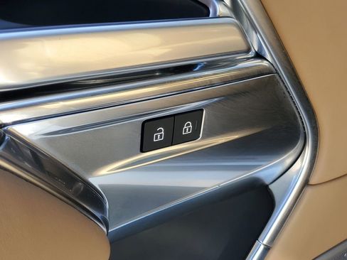 Certified 2025 Land Rover Range Rover Autobiography AWD/4WD image 12