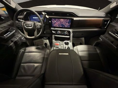 Used 2025 GMC Sierra 2500 Denali w/ Technology Package image 2
