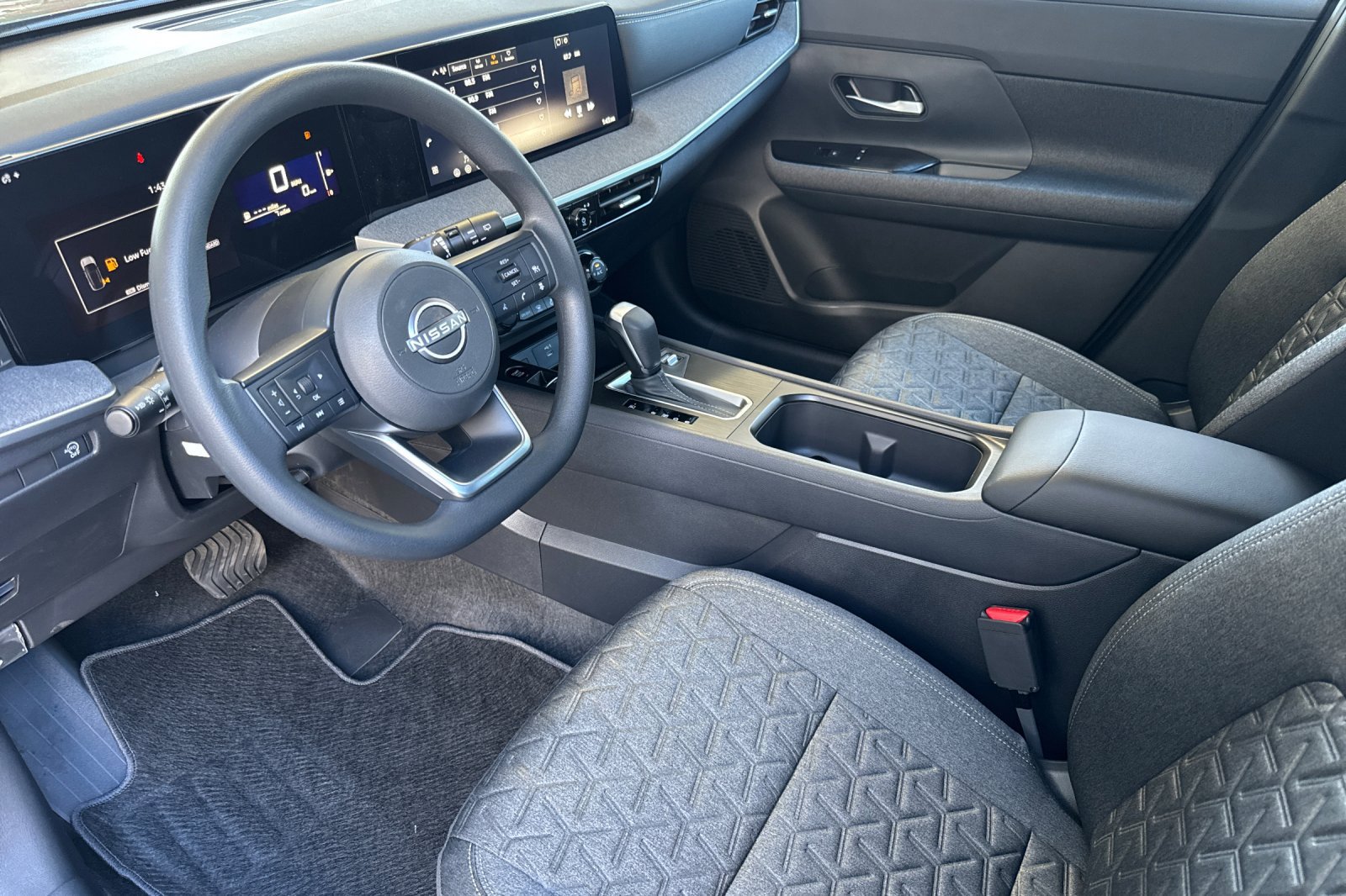 Certified 2026 Nissan Kicks SV w/ Charging Package FWD image 10