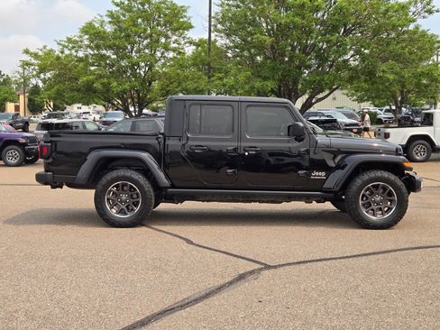 Used 2020 Jeep Gladiator Overland AWD/4WD image 2