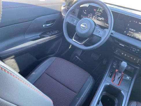 New 2026 Nissan Kicks SR w/ Cold Weather Package image 15