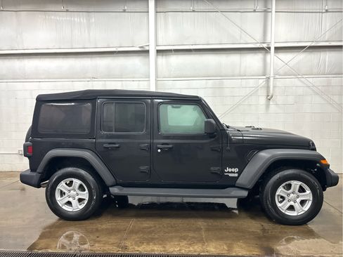 Used 2021 Jeep Wrangler Unlimited Sport image 26