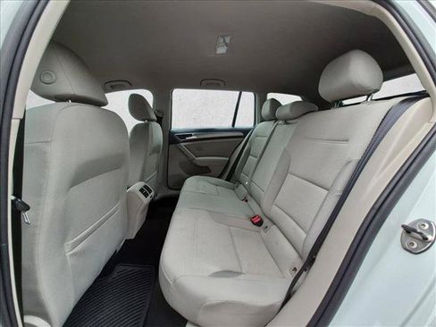 Used 2017 Volkswagen Golf S AWD/4WD image 18