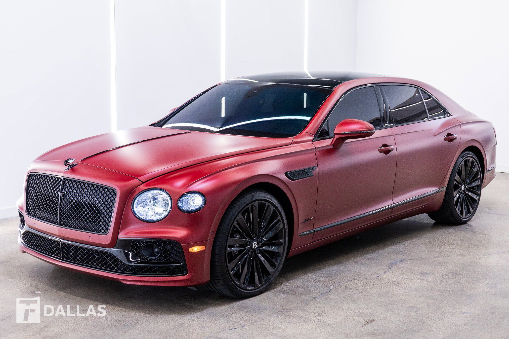 Used 2024 Bentley Flying Spur W12 AWD/4WD image 2