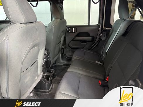 Used 2021 Jeep Wrangler Unlimited Sahara AWD/4WD image 12