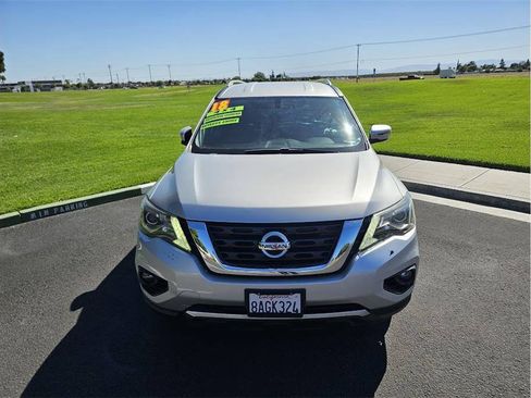 Used 2018 Nissan Pathfinder SV AWD/4WD image 2