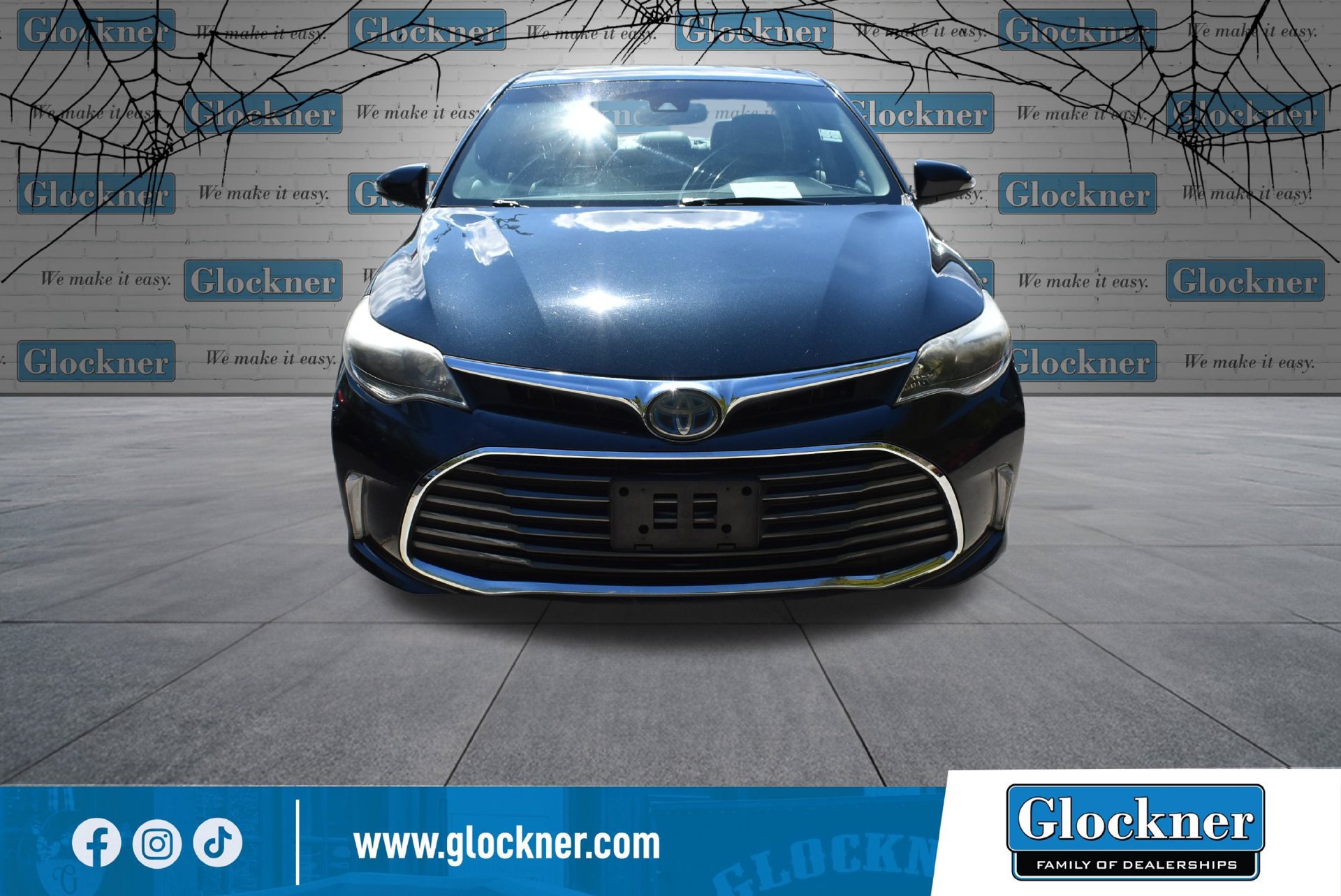 Used 2016 Toyota Avalon Limited w/ Toyota Safety Sense Package FWD image 2