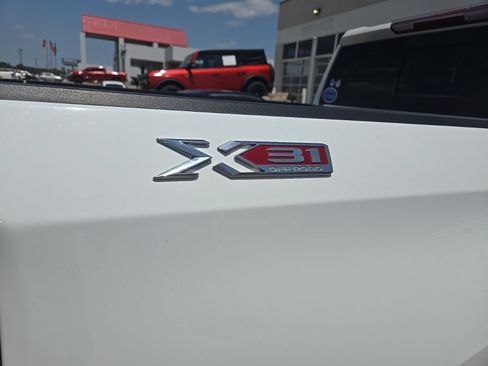 Used 2022 GMC Sierra 1500 SLT w/ SLT Convenience Package AWD/4WD image 6