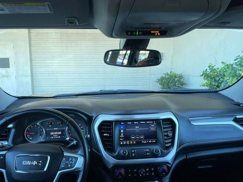 Used 2023 GMC Acadia SLT image 36