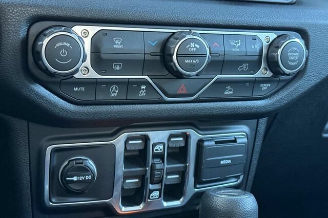 New 2026 Jeep Gladiator Sport AWD/4WD image 16