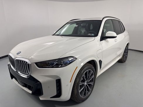 New 2026 BMW X5 xDrive50e AWD/4WD image 3