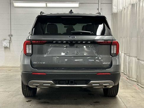 New 2026 Ford Explorer Active w/ Active Comfort Package image 4