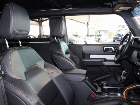 Used 2023 Ford Bronco Badlands w/ Sasquatch Package image 40