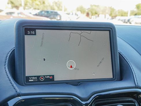 Used 2022 Aston Martin V8 Vantage Coupe image 29