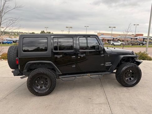 Used 2015 Jeep Wrangler Unlimited Sport w/ Quick Order Package 24S AWD/4WD image 10