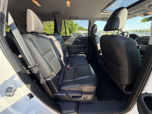 Used 2020 Honda Pilot Black Edition image 32