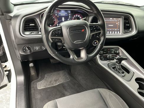 Used 2019 Dodge Challenger SXT w/ Driver Convenience Group RWD image 12