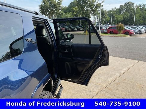 Used 2022 Toyota 4Runner TRD Off-Road Premium w/ Moonroof Package AWD/4WD image 18