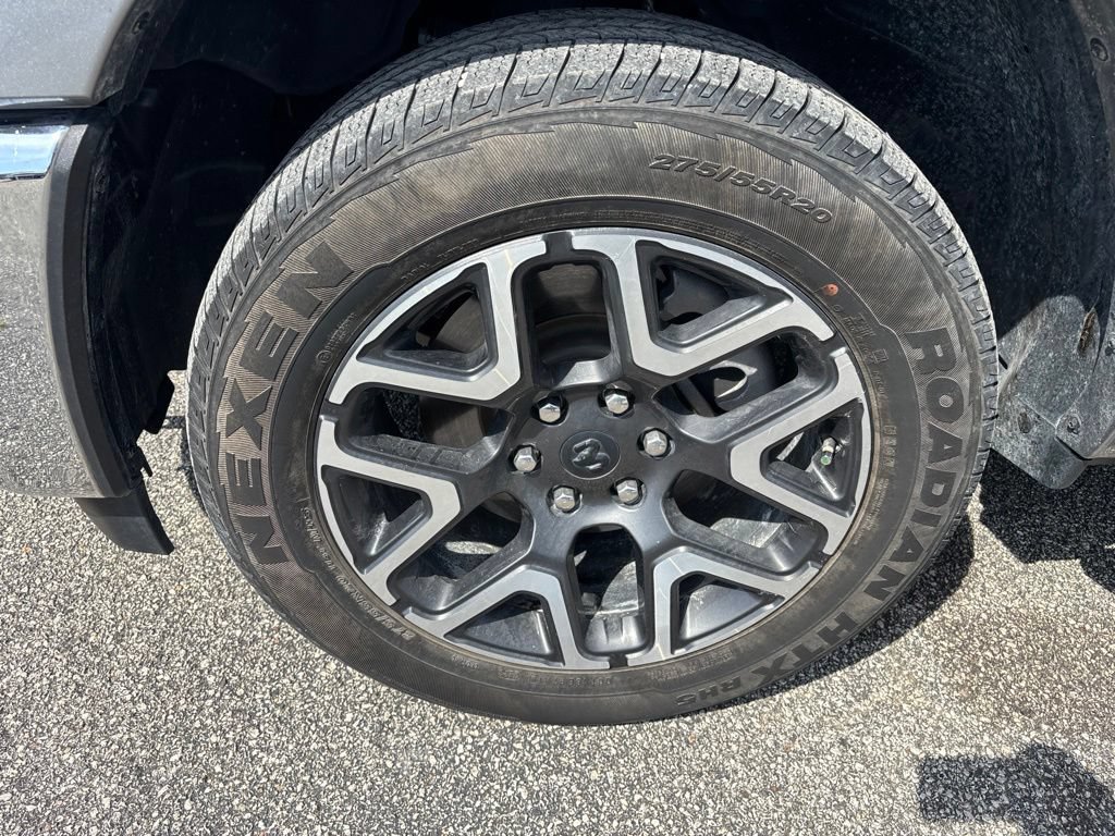 Used 2025 RAM 1500 Laramie AWD/4WD image 15