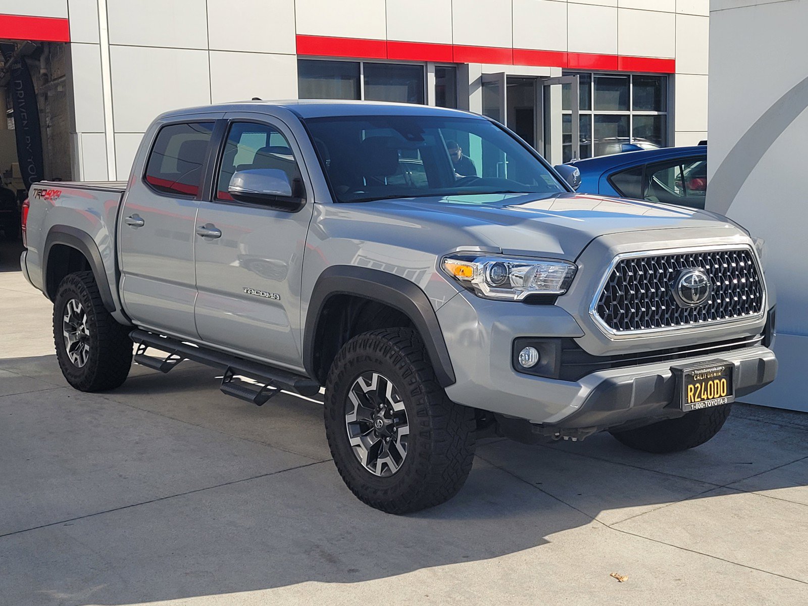 Used 2019 Toyota Tacoma TRD Off-Road w/ Technology Package AWD/4WD image 1