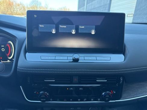 Used 2026 Nissan Rogue Platinum w/ Platinum Premium Package image 21