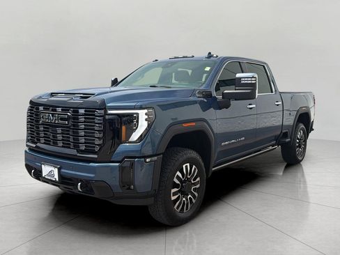 Used 2026 GMC Sierra 3500 Denali Ultimate AWD/4WD image 3