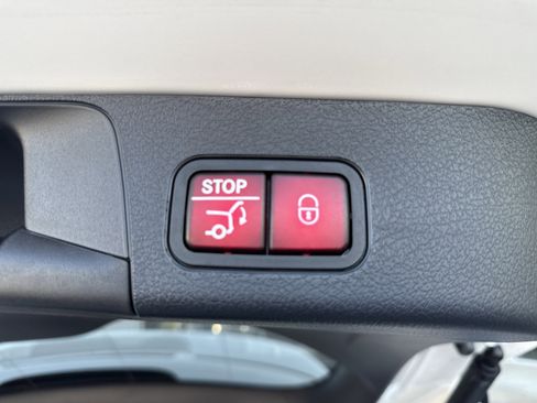 New 2026 Mercedes-Benz GLB 250 image 15