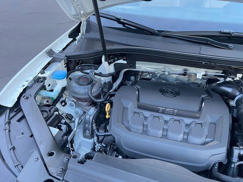 Used 2024 Volkswagen Tiguan SE image 31