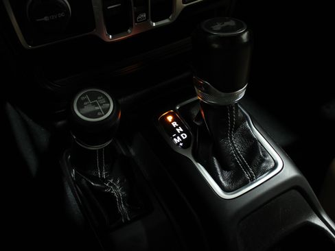 Used 2022 Jeep Wrangler Unlimited Sahara w/ Cold Weather Group image 24