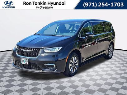 Used 2024 Chrysler Pacifica Limited
