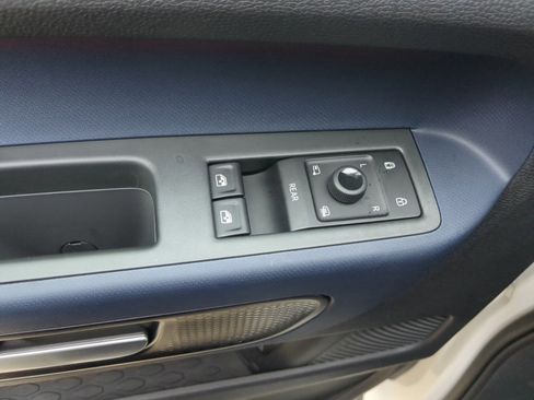 New 2025 Volkswagen ID. Buzz Pro S image 15