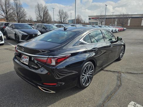 Used 2025 Lexus ES 350 w/ Premium Package image 5