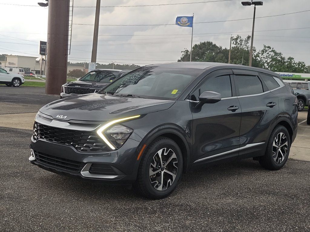 Used 2023 Kia Sportage EX FWD image 3