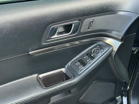 Used 2017 Ford Explorer 4WD Police Interceptor image 12