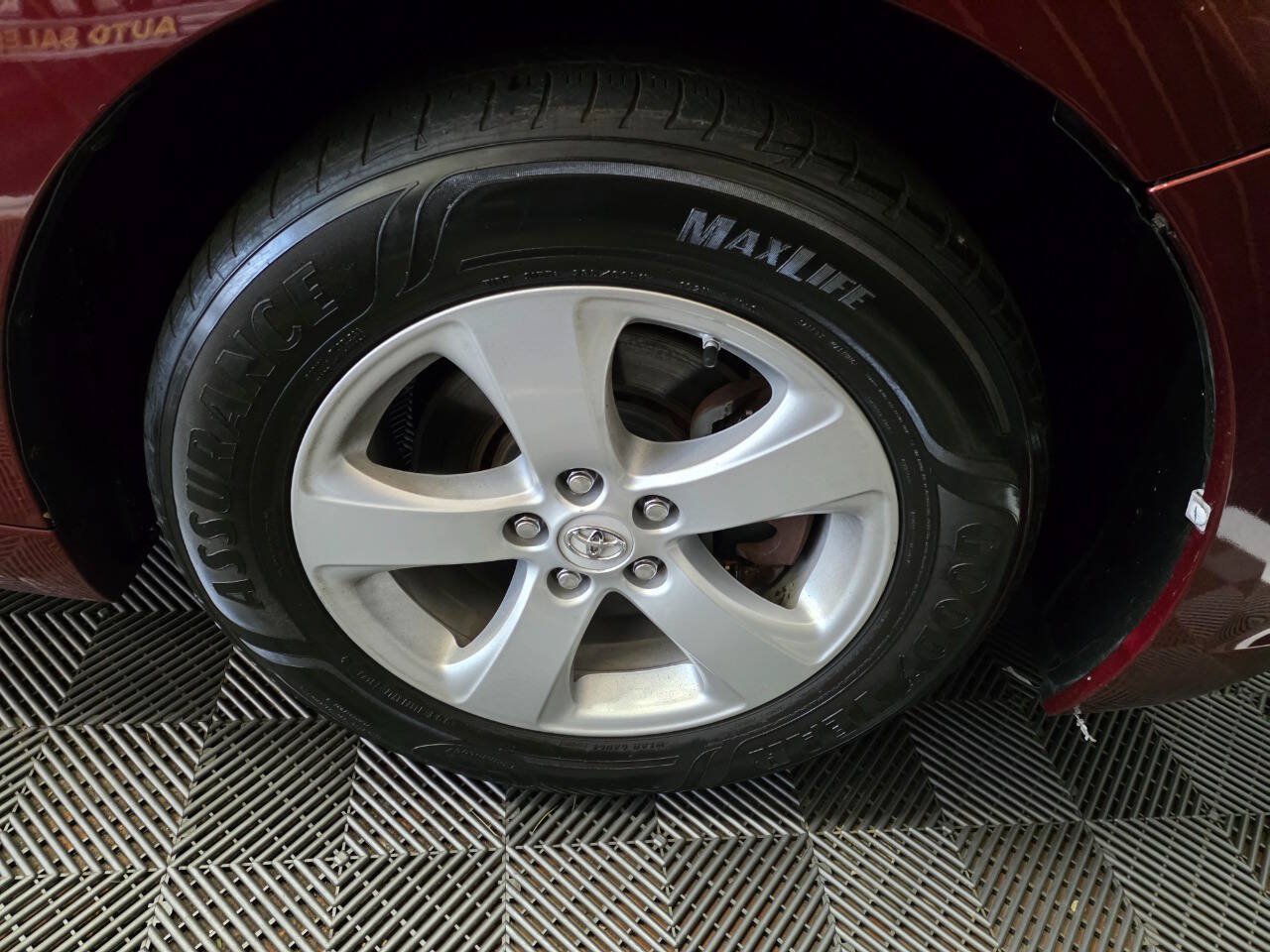 Used 2014 Toyota Sienna LE FWD image 38