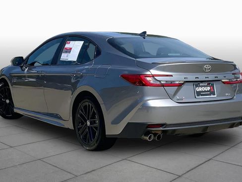 Used 2025 Toyota Camry SE FWD image 12