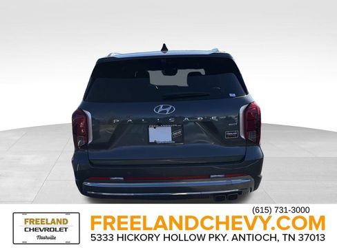 Used 2023 Hyundai Palisade Calligraphy image 4