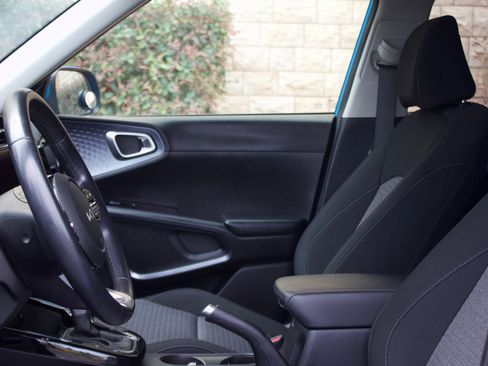 Used 2023 Kia Soul EX FWD image 13