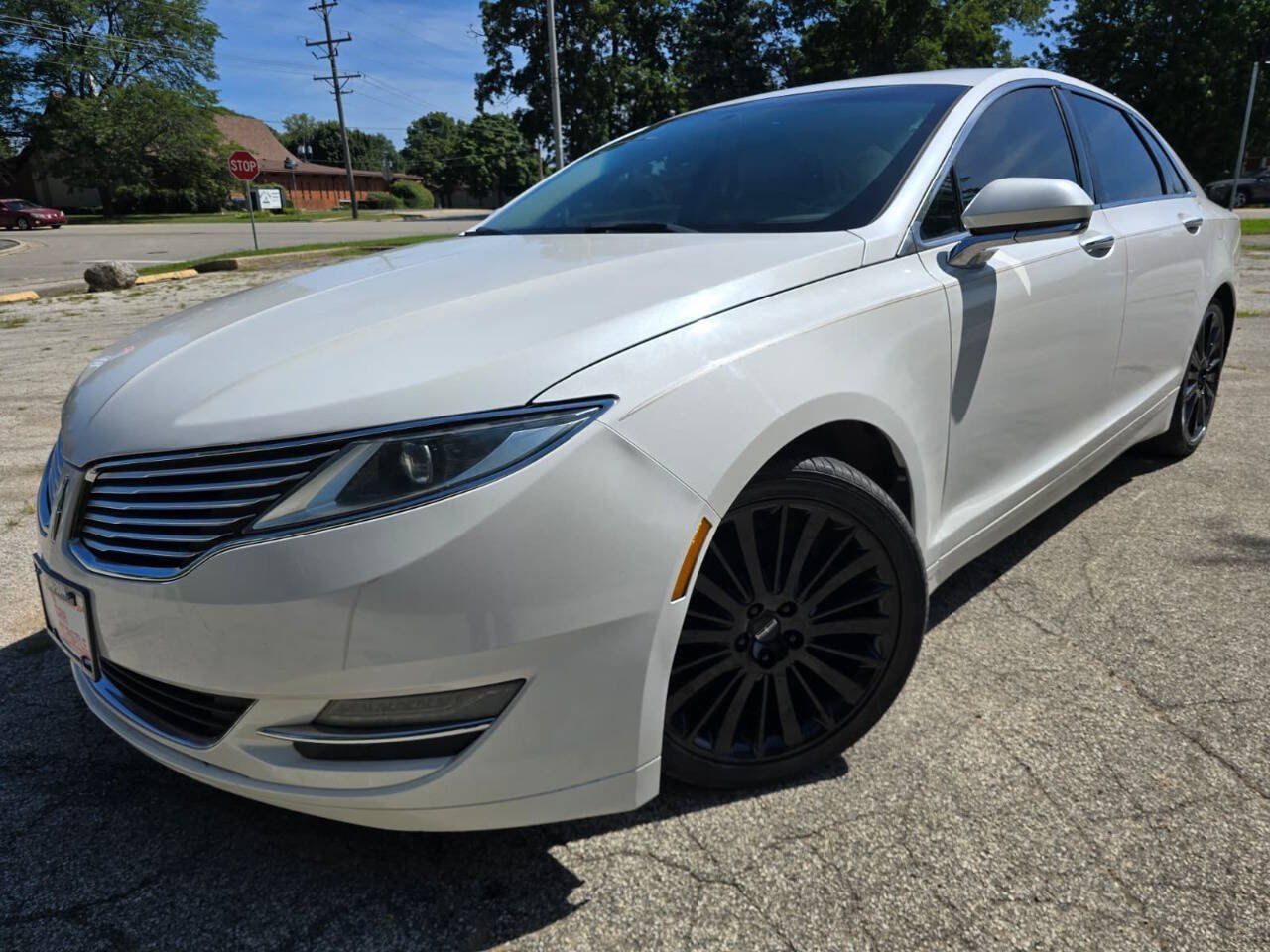 Used 2013 Lincoln MKZ FWD image 1