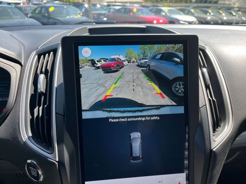 Used 2024 Ford Edge SEL image 17