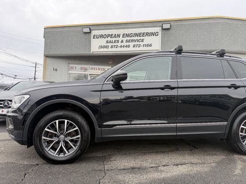 Used 2020 Volkswagen Tiguan SE w/ Panoramic Sunroof Package image 10
